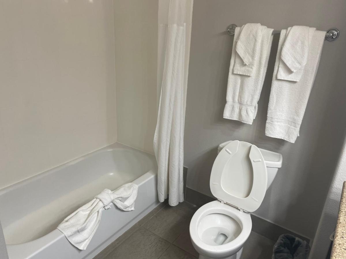 Country & By Radisson, College Station, Tx Hotel 3*