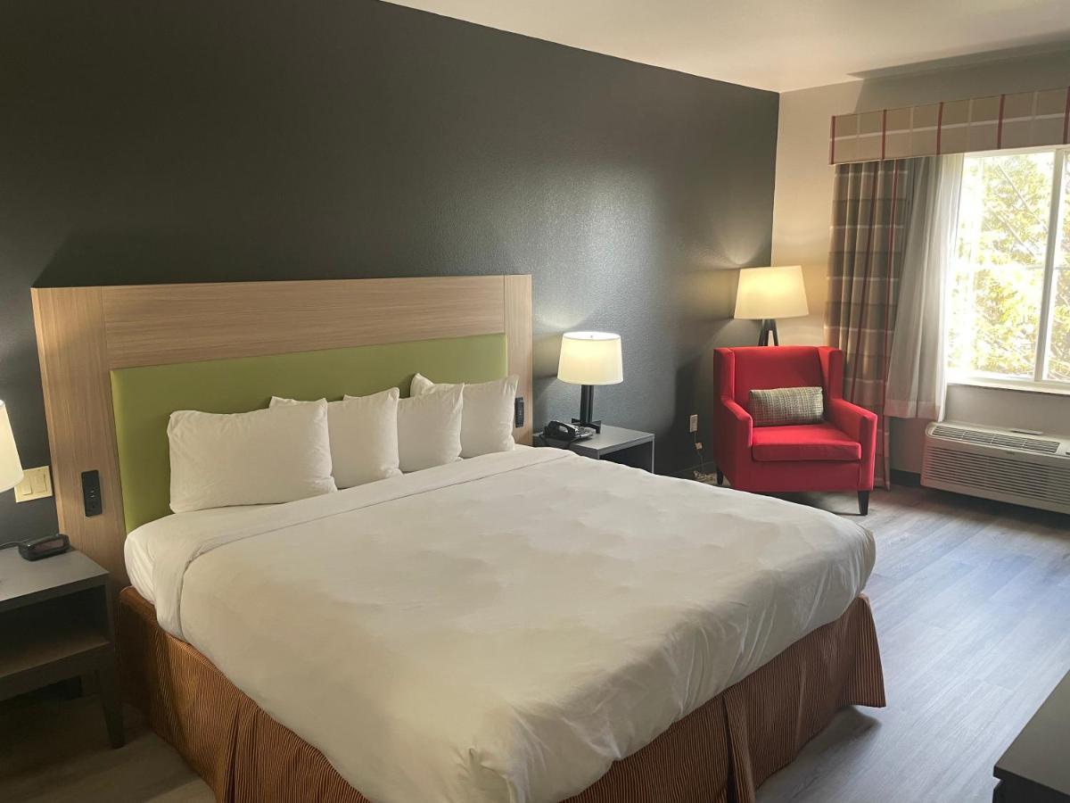 Country & By Radisson, College Station, Tx Hotel