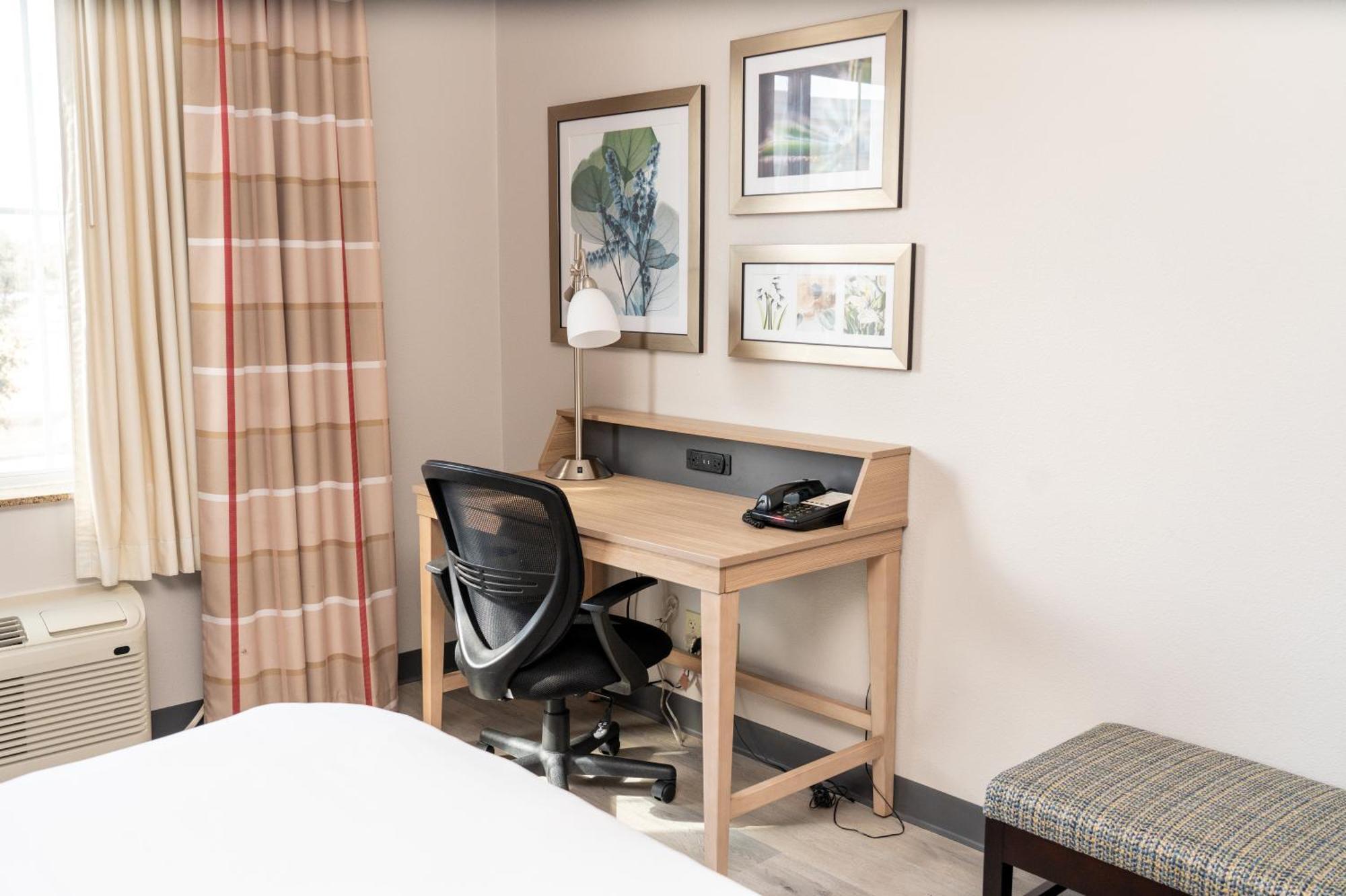 Hotel Country & By Radisson, College Station, Tx
