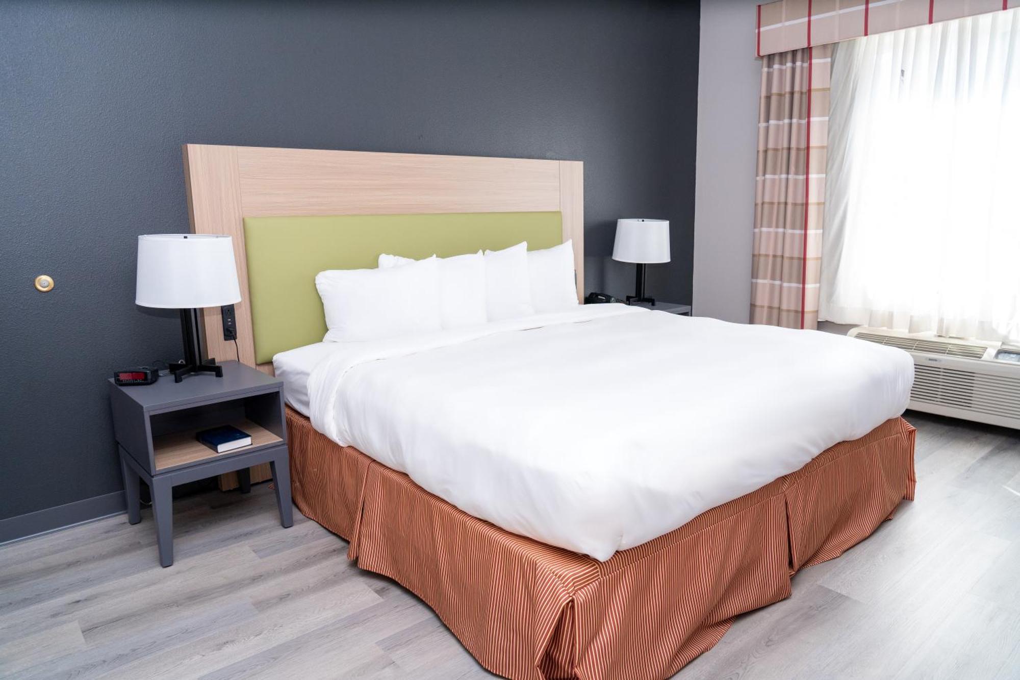 Country & By Radisson, College Station, Tx 3*