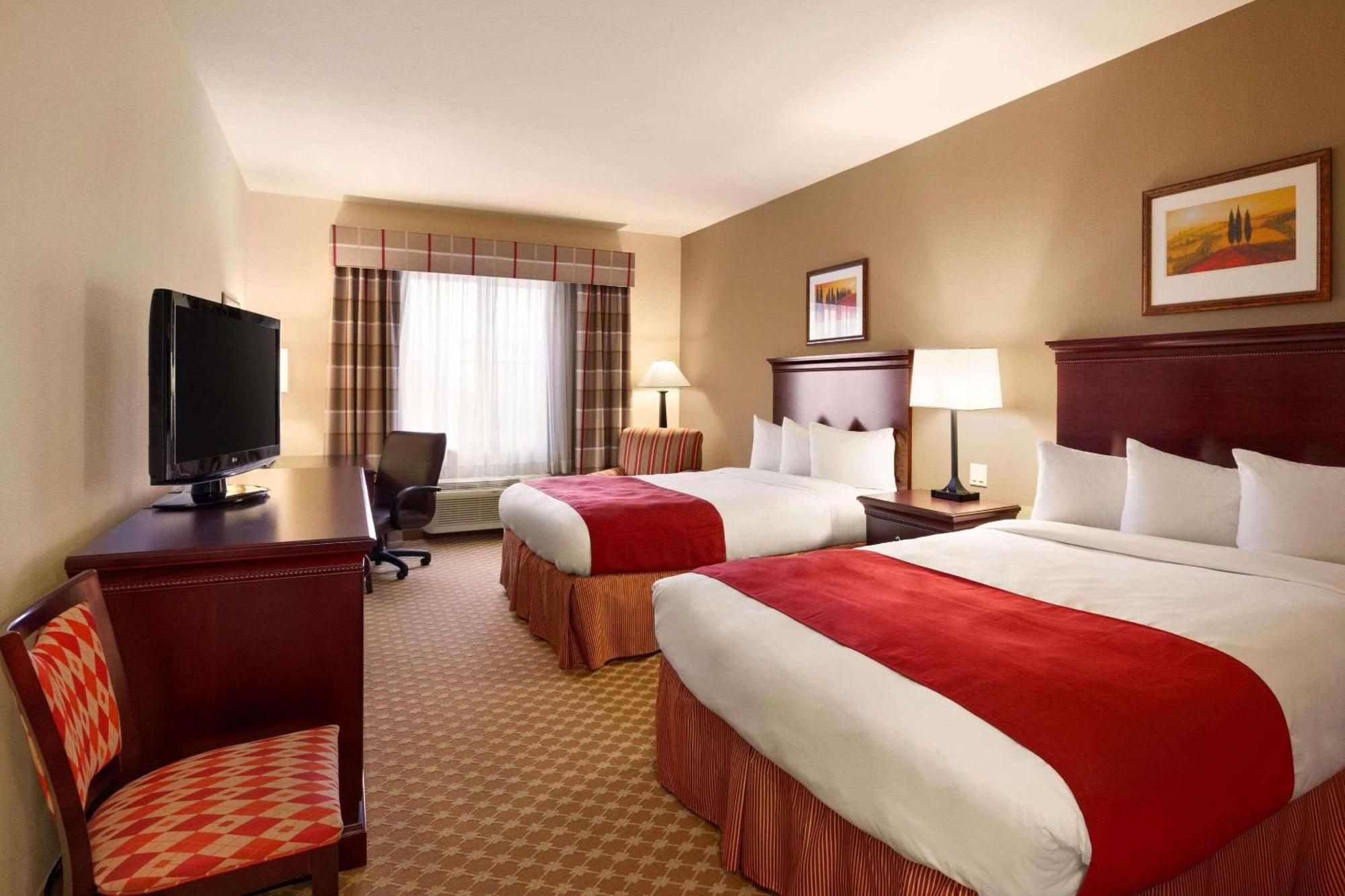 Country & By Radisson, College Station, Tx