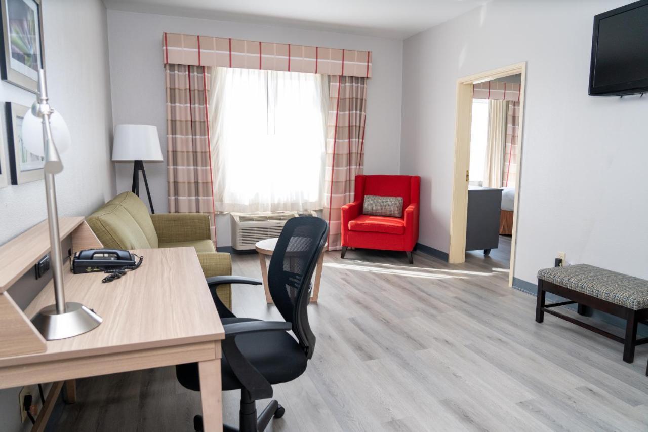 Hotel Country & By Radisson, College Station, Tx