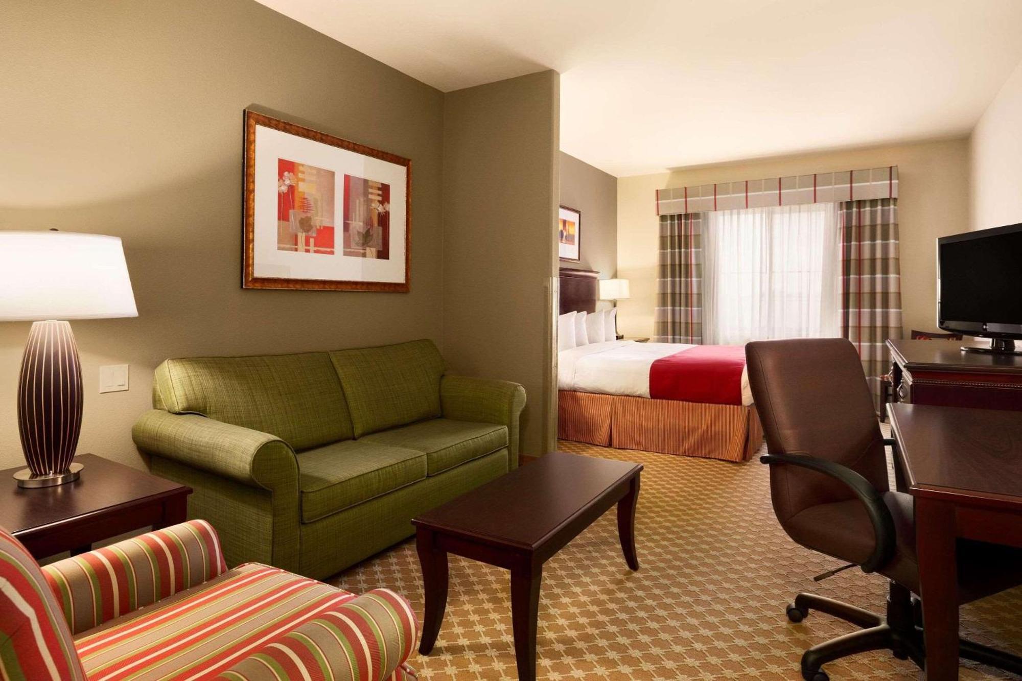 Country & By Radisson, College Station, Tx Hotel College Station